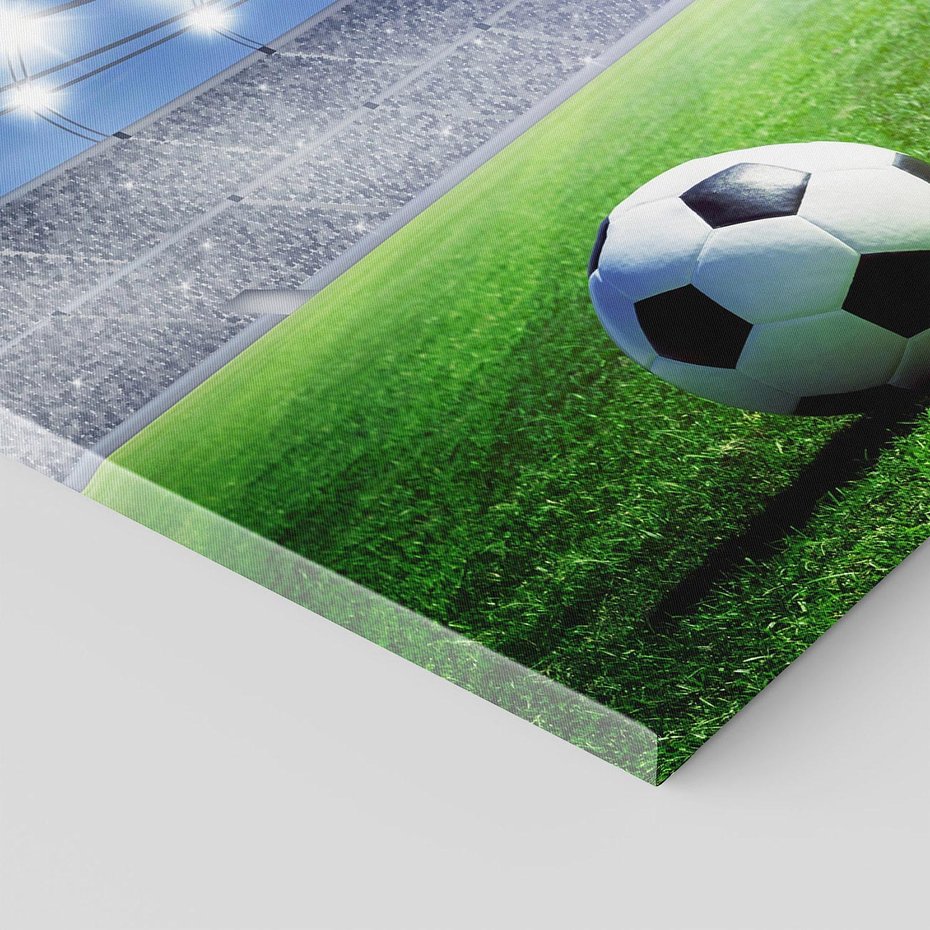 Obraz na płótnie 120x80 - Piłka nożna na stadionie: duch sportu - piłka nożna, stadion