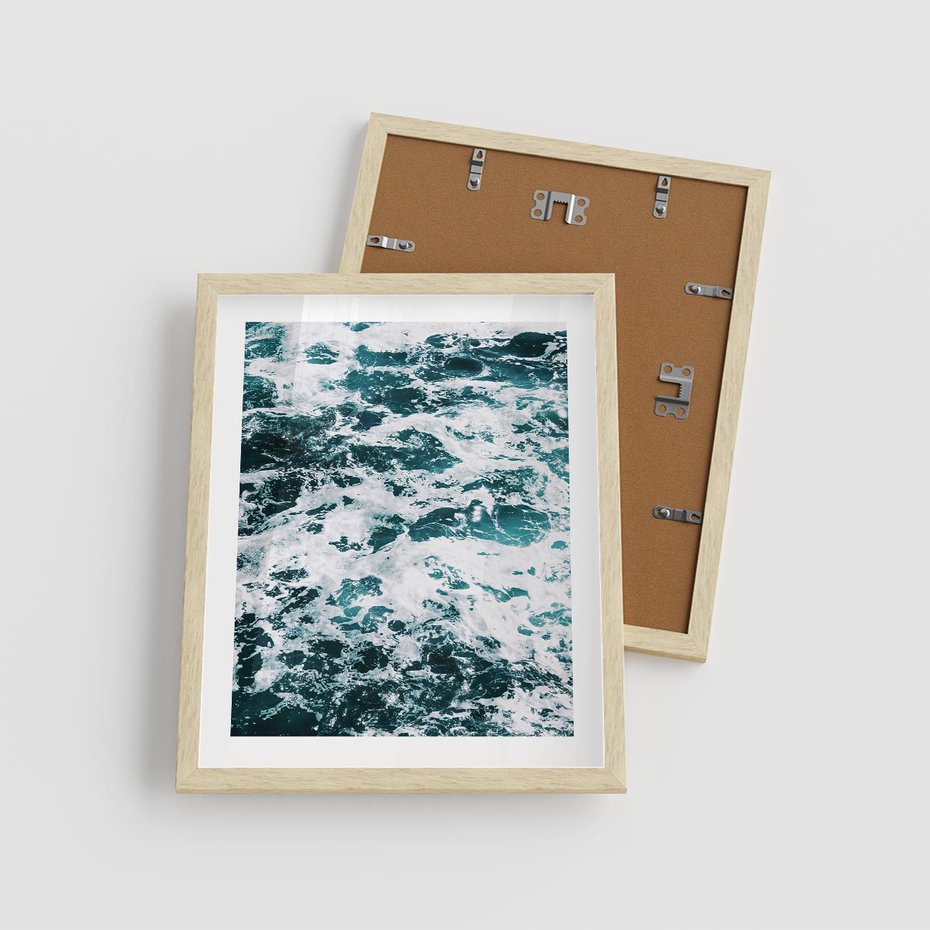 Plakat w ramie 40x50 - Potęga Natury: Wzburzone Fale Oceanu - wzburzone fale oceanu - rama drewno