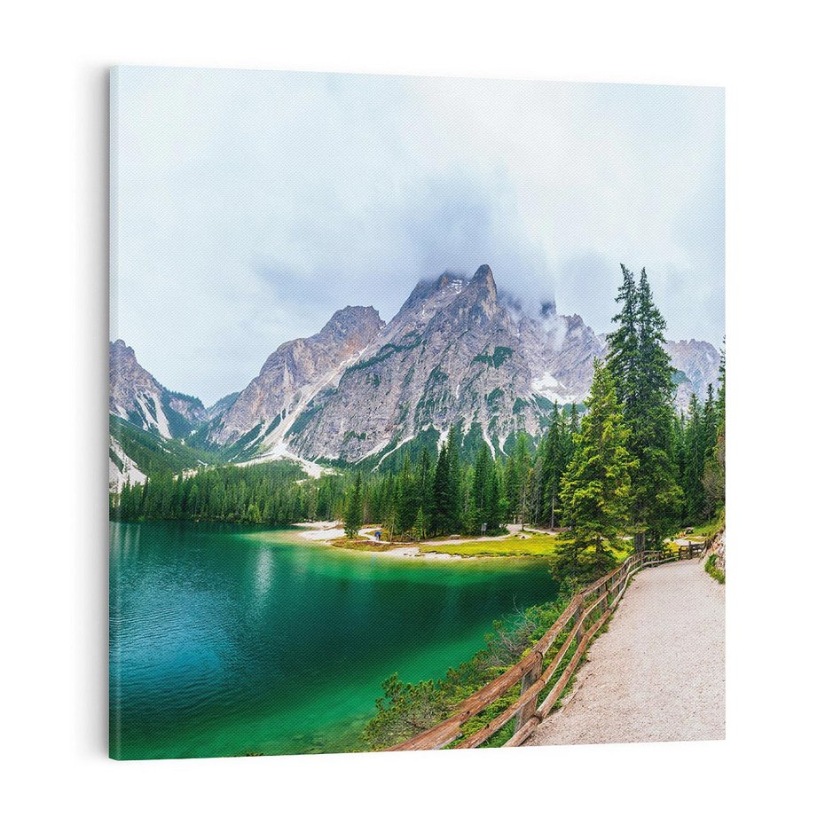 Obraz na płótnie 60x60 - Góry: Piękno nad jeziorem - góry, jezioro