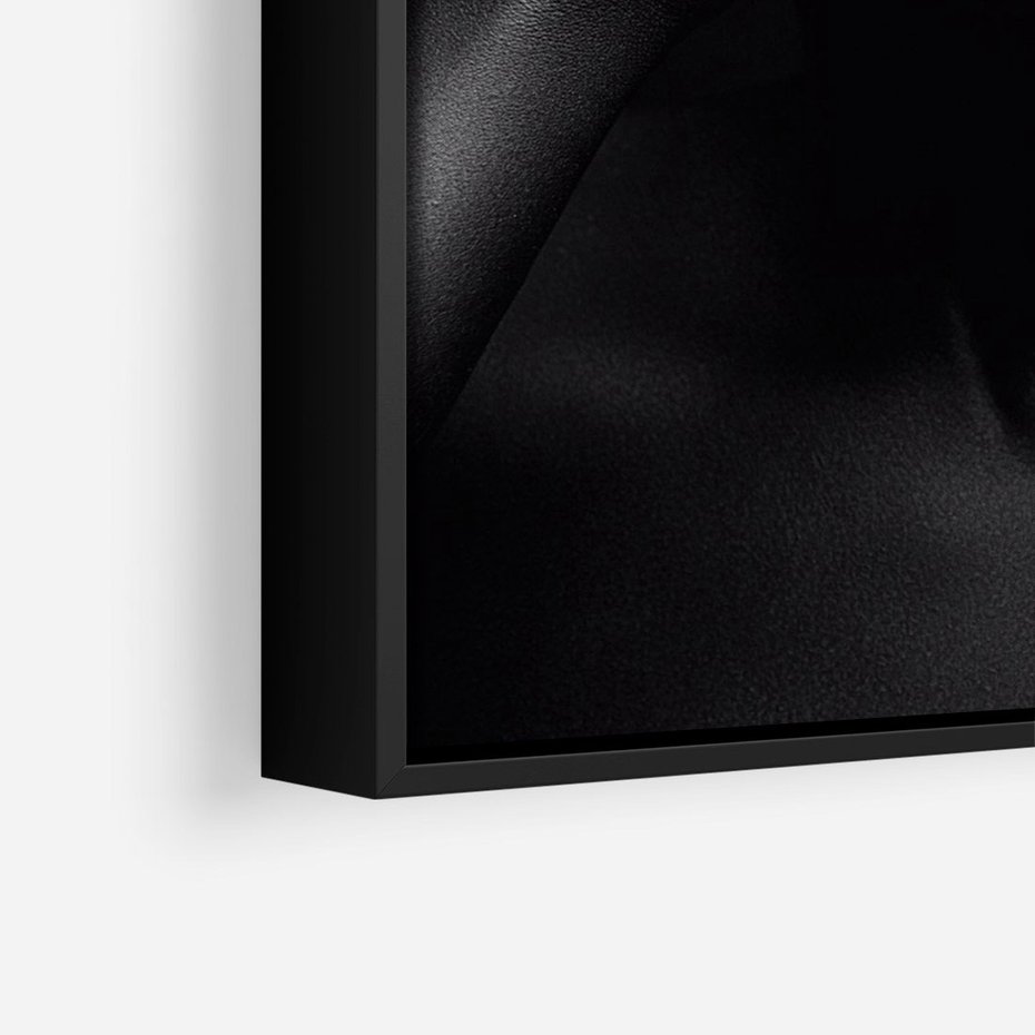 Obraz w ramie 50x70 - Złote Usta wyjątkowa subtelność - złote usta, złote palce - rama czarna