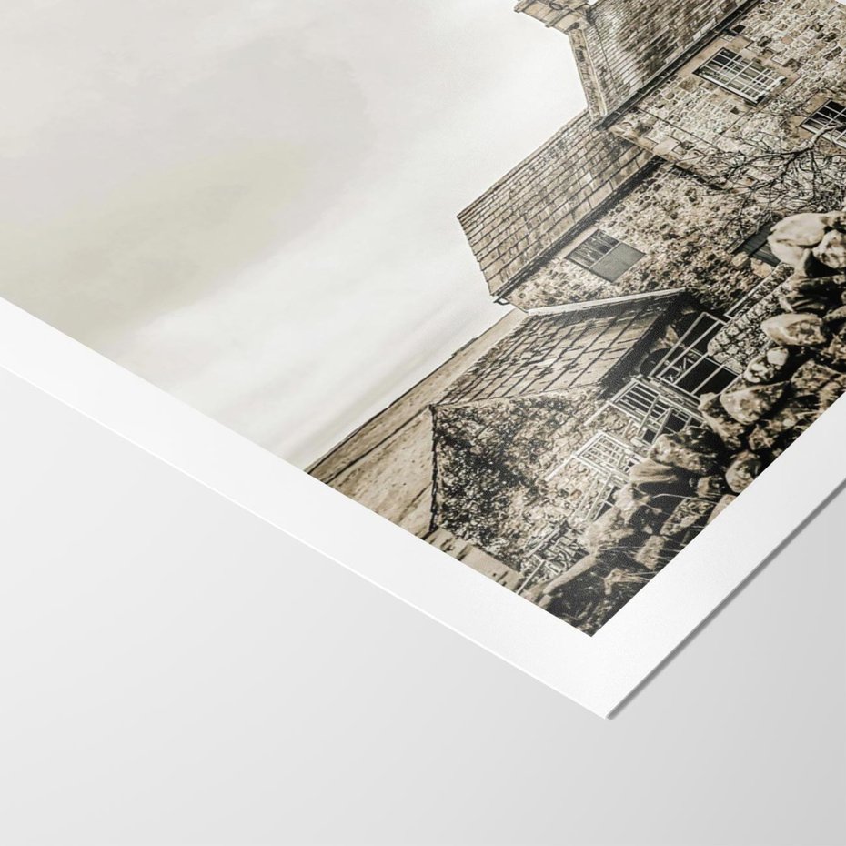 Plakat bez ramy 30x40 - Kamienny Dom w Odcieniach Sepii - stary kamienny dom, odcienie sepii