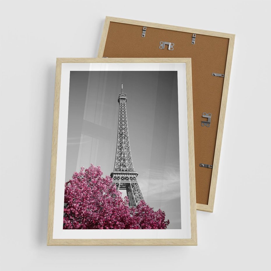 Plakat w ramie 50x70 - Różowy Paryż - czarno białe zdjęcie, wieża eiffla - rama drewno