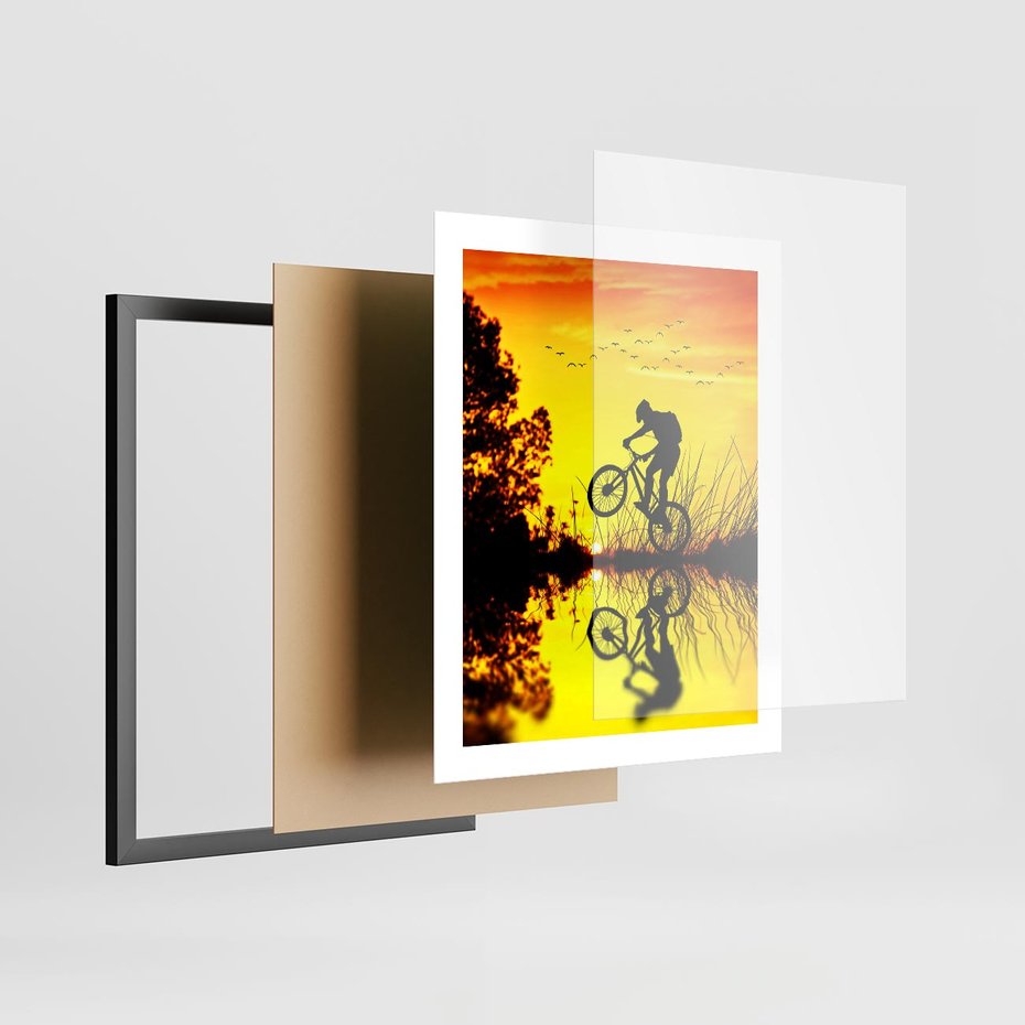 Plakat w ramie 40x50 - Rower przy zachodzie słońca - rower, zachód - rama czarna