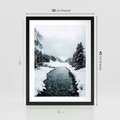 Plakat w ramie 30x40 - Zimowa Przyroda: Rzeka, Góry i Śnieg - zima, rzeka - rama czarna