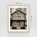 Plakat w ramie 40x50 - Stary Drewniany Dom w Śniegu - stary drewniany dom, zima - rama drewno