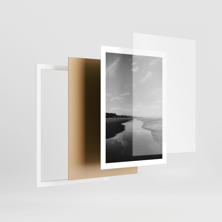 Plakat w ramie 50x70 - Nadmorska Melodia - czarno białe zdjęcie, plaża - rama biała