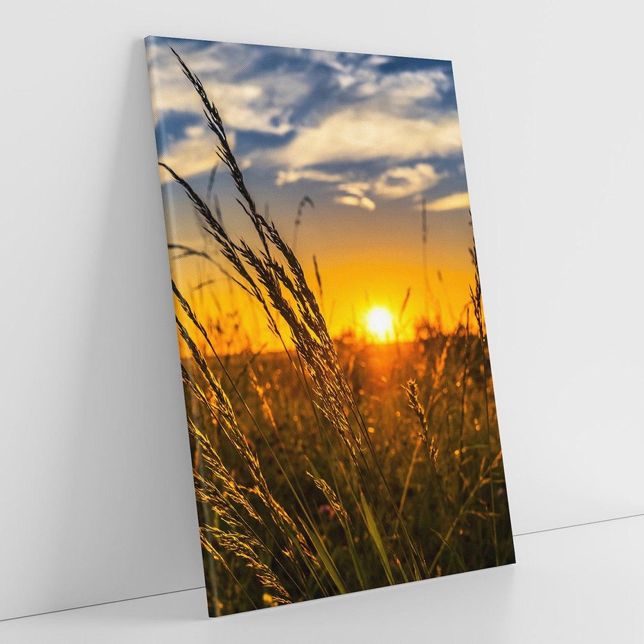 Obraz na płótnie 50x70 - "Zachód Słońca, Łąka - Magiczna Aura - zachód, słońca