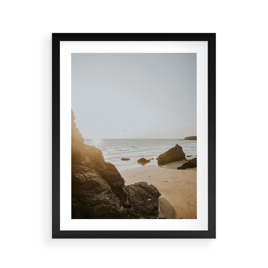 Plakat w ramie 40x50 - Magia Wieczornego Spokoju - plaża, zachód - rama czarna