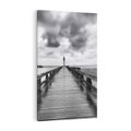 Obraz na płótnie 80x120 - Romantyczny pomost z latarnią - pomost, latarnia