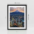Plakat w ramie 30x40 - Miasto na Górnym Horyzoncie - miasto, góry - rama czarna