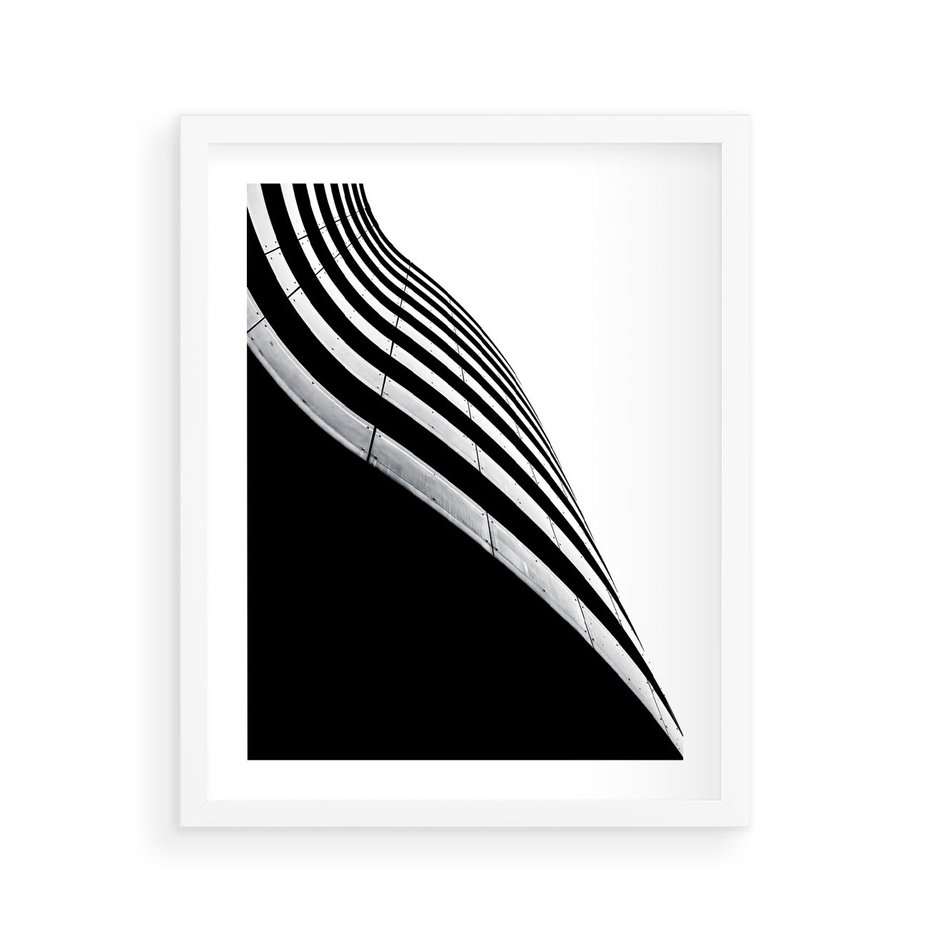 Plakat w ramie 40x50 - Architektoniczna Fala - architektura, falowany budynek - rama biała