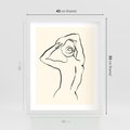 Plakat w ramie 40x50 - Tajemniczy Rytm - kobieta, posąg - rama biała