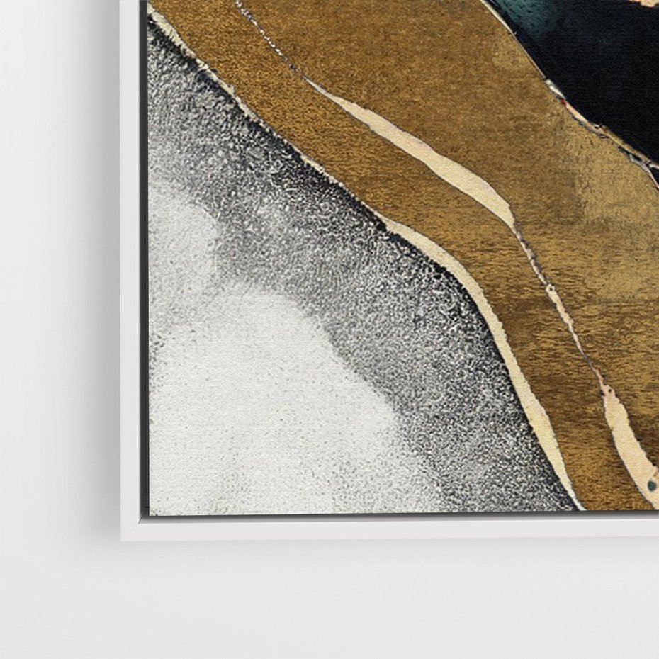 Obraz w ramie 70x100 - Refrakcje płynącej rzeczywistości - jak marmurowa rzeka, linie złota - rama biała