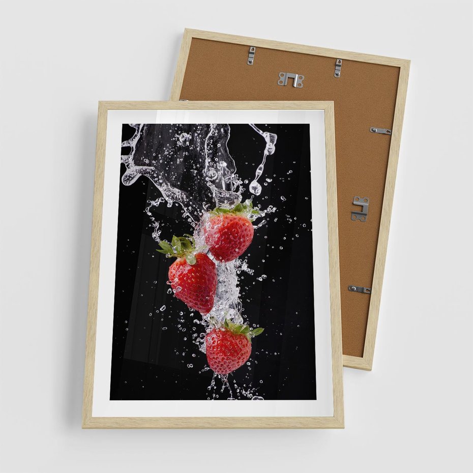 Plakat w ramie 50x70 - Słodki urok truskawek - truskawki, owoce - rama drewno