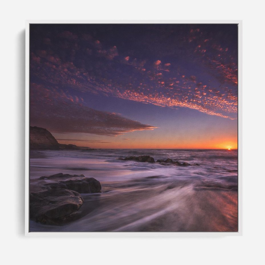 Obraz w ramie 50x50 - Spojrzenie w głąb duszy - zachód słońca, zmierzch - rama biała