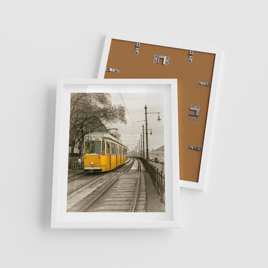 Plakat w ramie 40x50 - Tramwaj w Lizbonie - Lizbona, tramwaj - rama biała