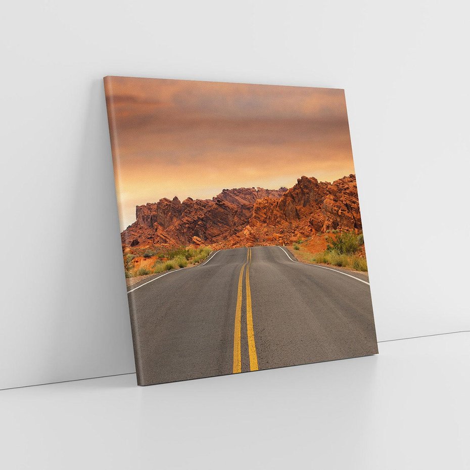 Obraz na płótnie 70x70 - Górska droga między skałami - droga, góry