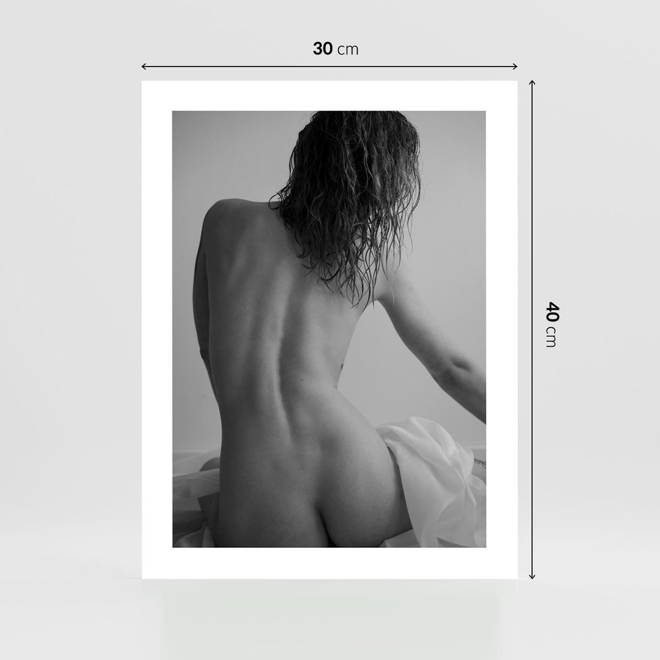 Plakat bez ramy 30x40 - Piękno o Poranku - czarno biała fotografia, akt kobiecy
