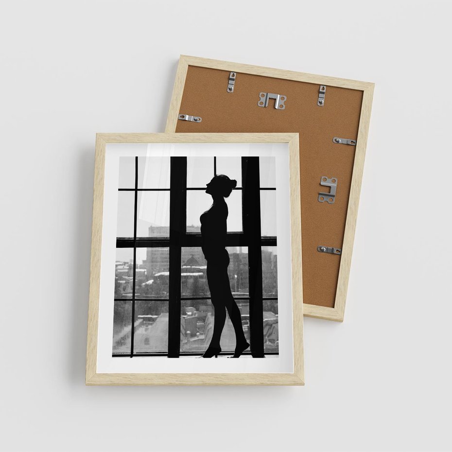 Plakat w ramie 40x50 - Piękno Kobiecej Formy - retro zdjęcie, czarno białe - rama drewno