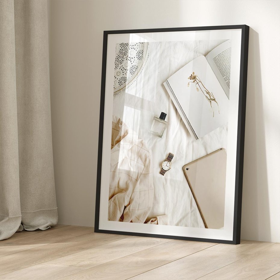 Plakat bez ramy 40x50 - Perfumy, Książka i Moda - kobieca kompozycja, perfumy