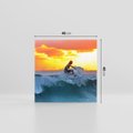 Obraz na płótnie 40x40 - Surfer na falach morza: Spotkanie z wolnością - surfer, surfing