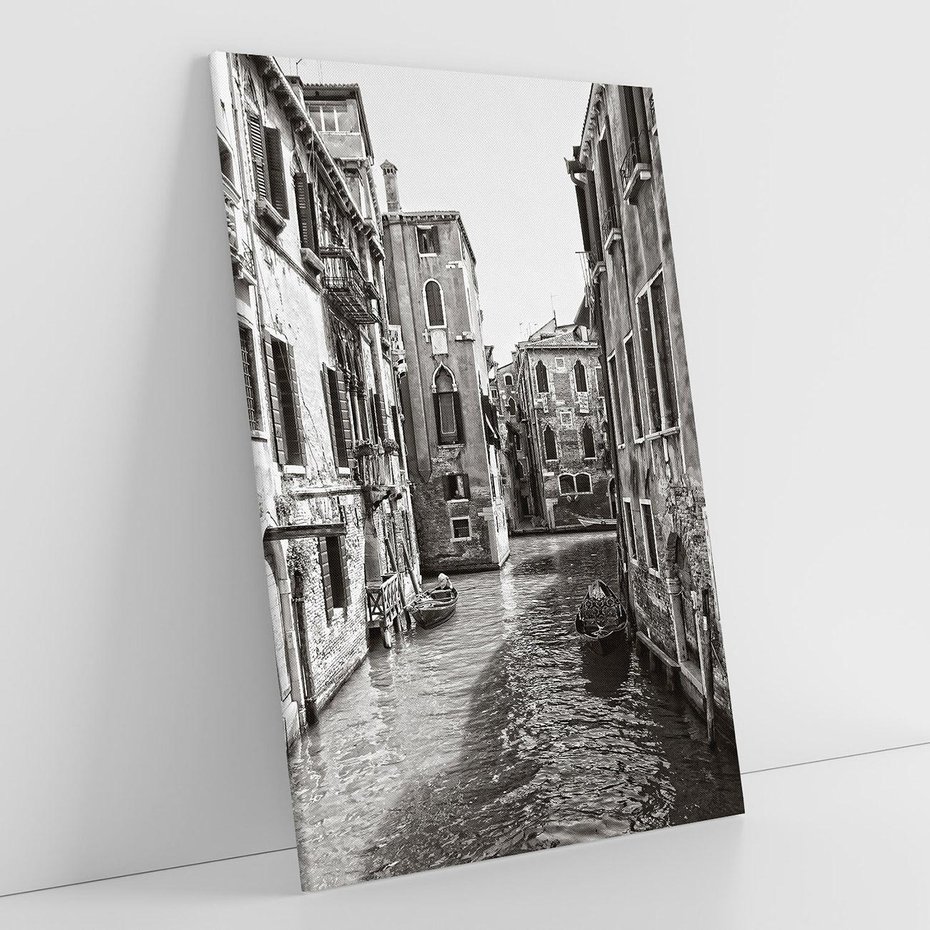 Obraz na płótnie 80x120 - Weneckie Kanały - czarno białe zdjęcie, wenecja