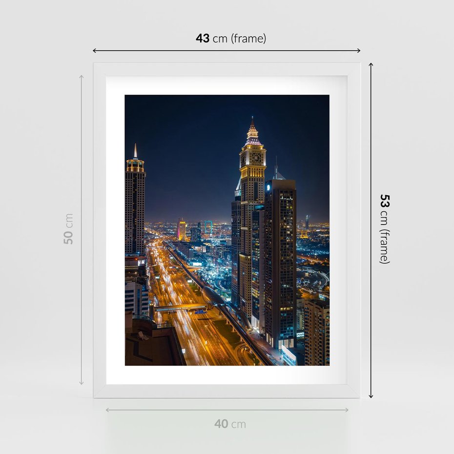 Plakat w ramie 40x50 - Nocna magia - miasto, noc - rama biała