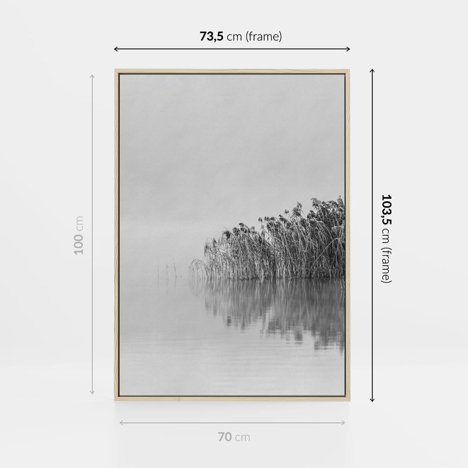 Obraz w ramie 70x100 - Mglisty Brzeg Jeziora - czarno białe zdjęcie, zamglone jezioro - rama drewno