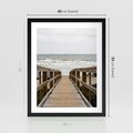 Plakat w ramie 40x50 - Morze i drewniany pomost - morze, pomost - rama czarna