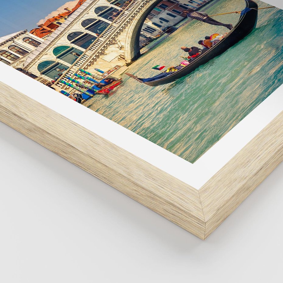 Plakat w ramie 30x40 - Romantyczna przejażdżka gondolą w Wenecji - Wenecja, gondola - rama drewno