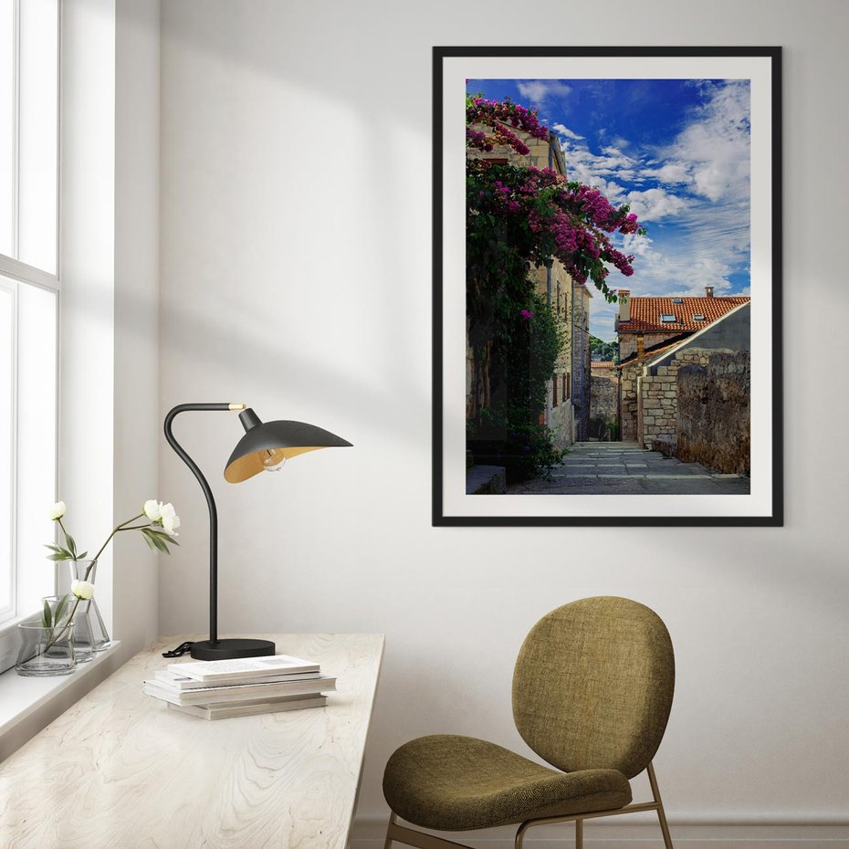 Plakat w ramie 50x70 - Uliczka: perspektywa w mieście - uliczka, perspektywa - rama czarna