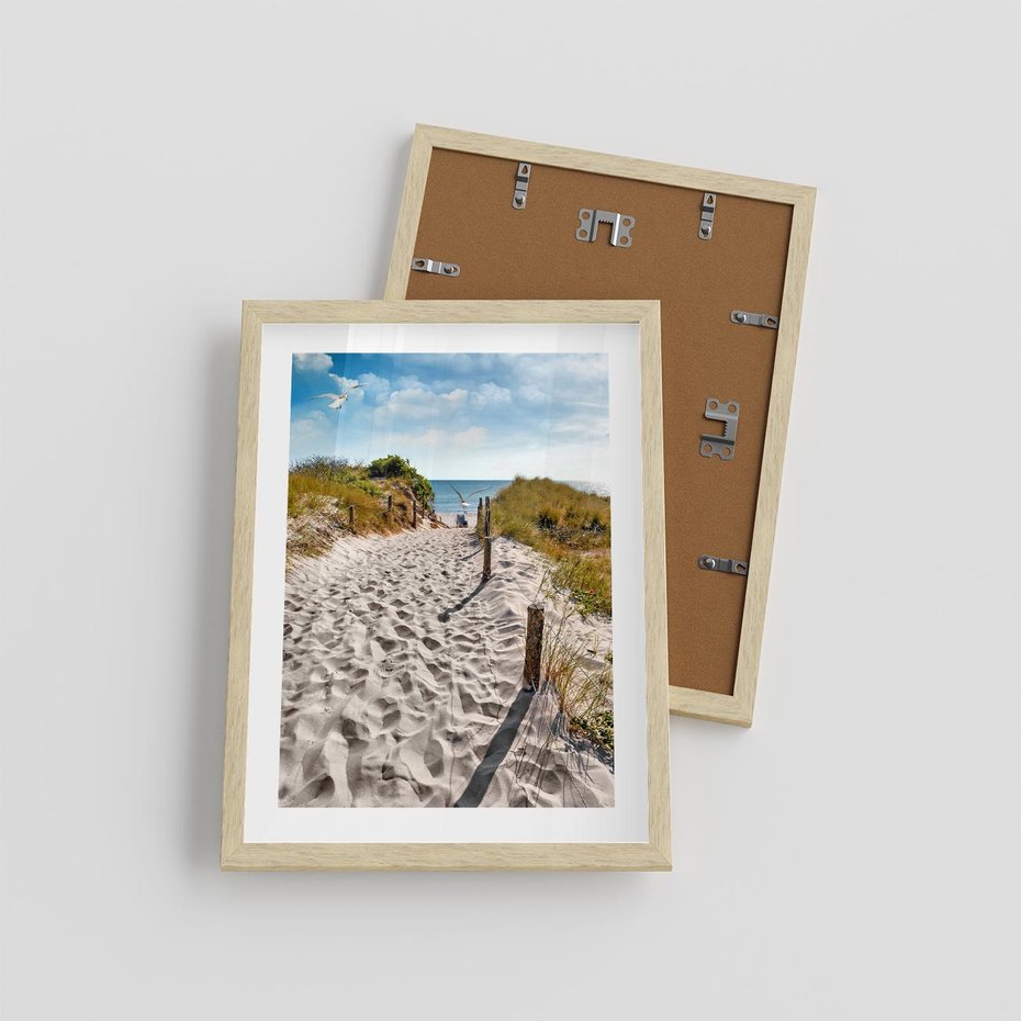 Plakat w ramie 30x40 - Mewy nad Morzem - plaża, mewy - rama drewno