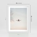 Plakat w ramie 40x50 - W Powietrzu: Samolot na Niebie - samolot w przestworzach, samolot na niebie - rama biała