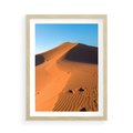 Plakat w ramie 50x70 - Piasek pustyni wędruje - pustynia, piasek - rama drewno