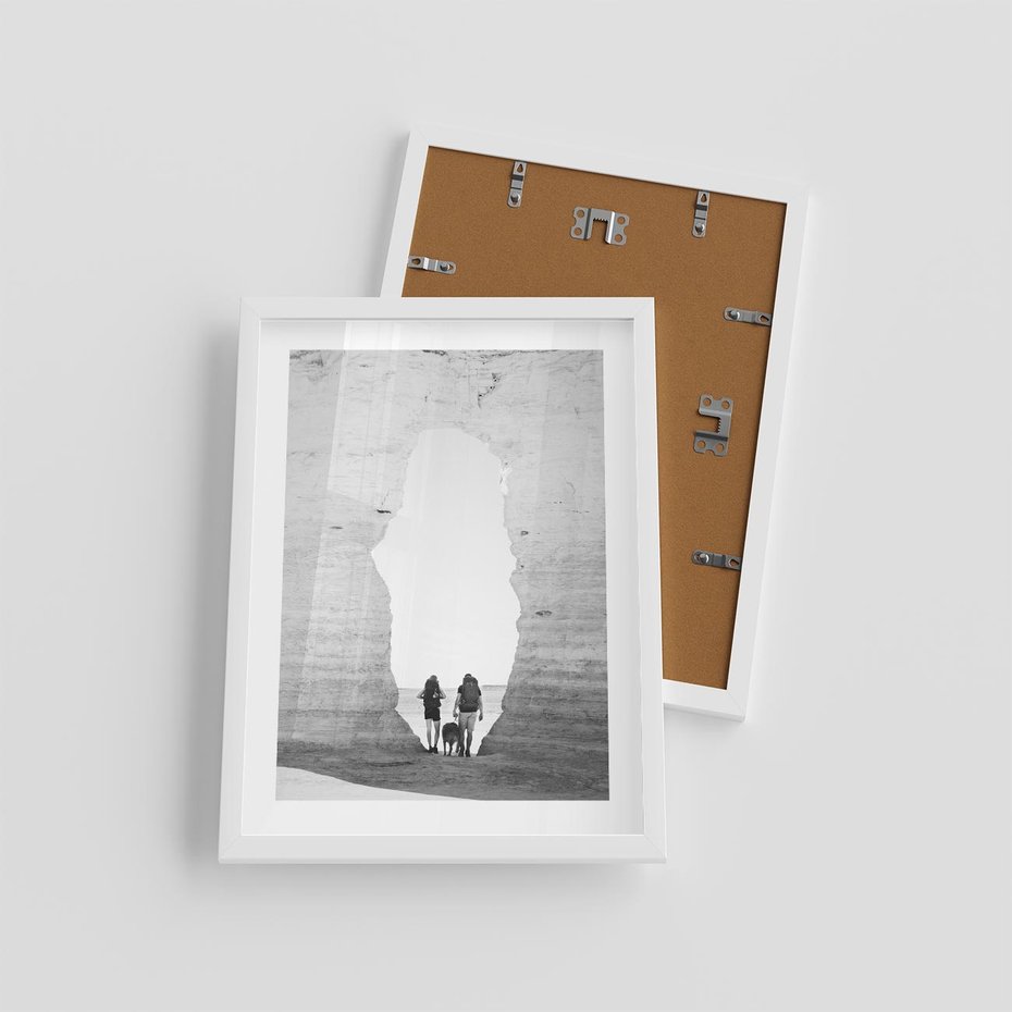 Plakat w ramie 30x40 - Podróżna Eksploracja - Echa Przygody - rama biała