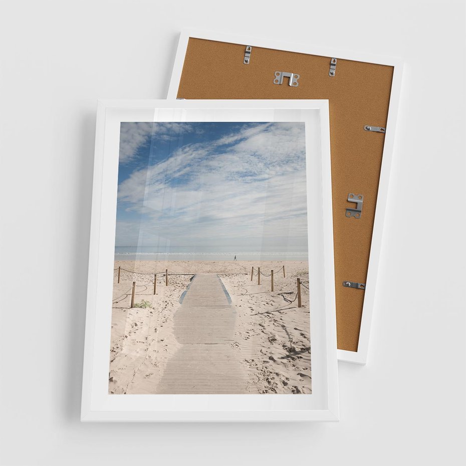 Plakat w ramie 50x70 - Ścieżka na plaży - plaża, ścieżka - rama biała