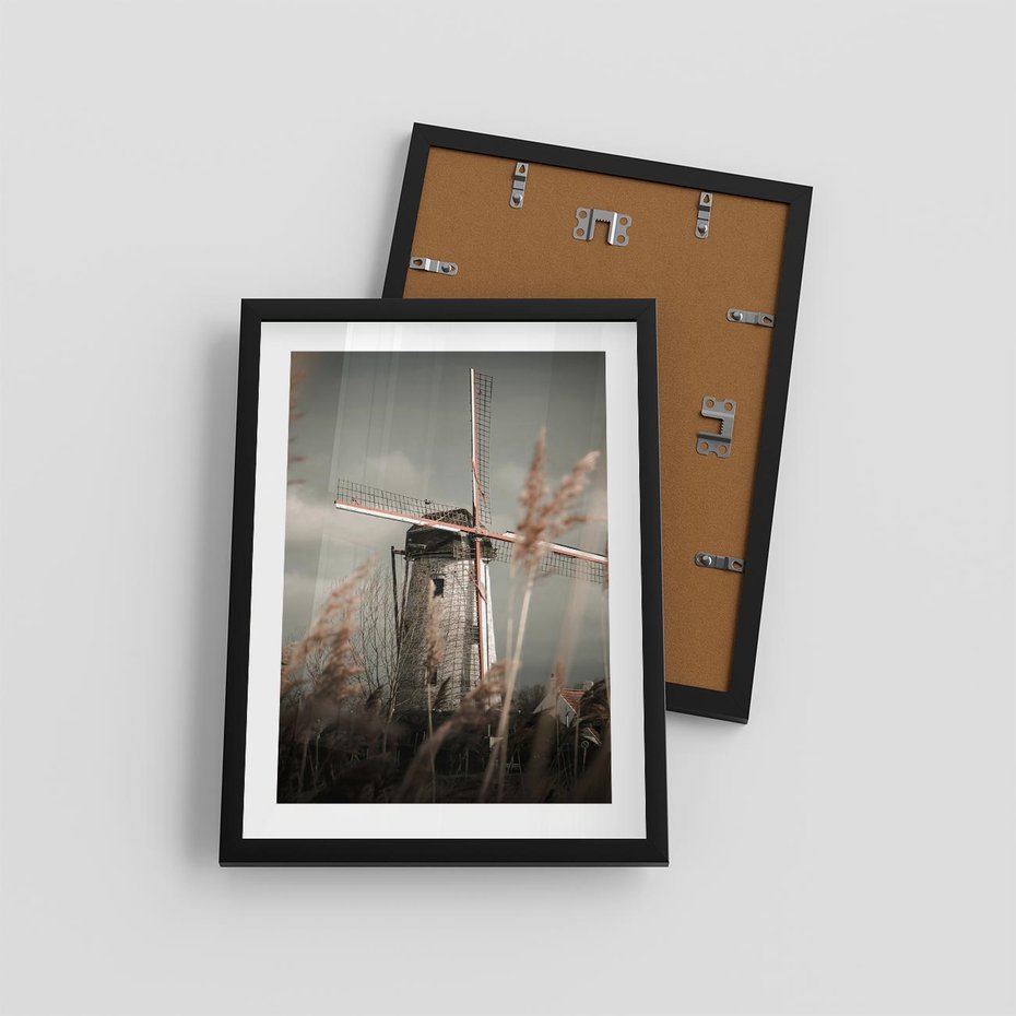 Plakat w ramie 30x40 - Wiejska Idylla: Młyn w Polu - wiatrak, młyn w polu - rama czarna