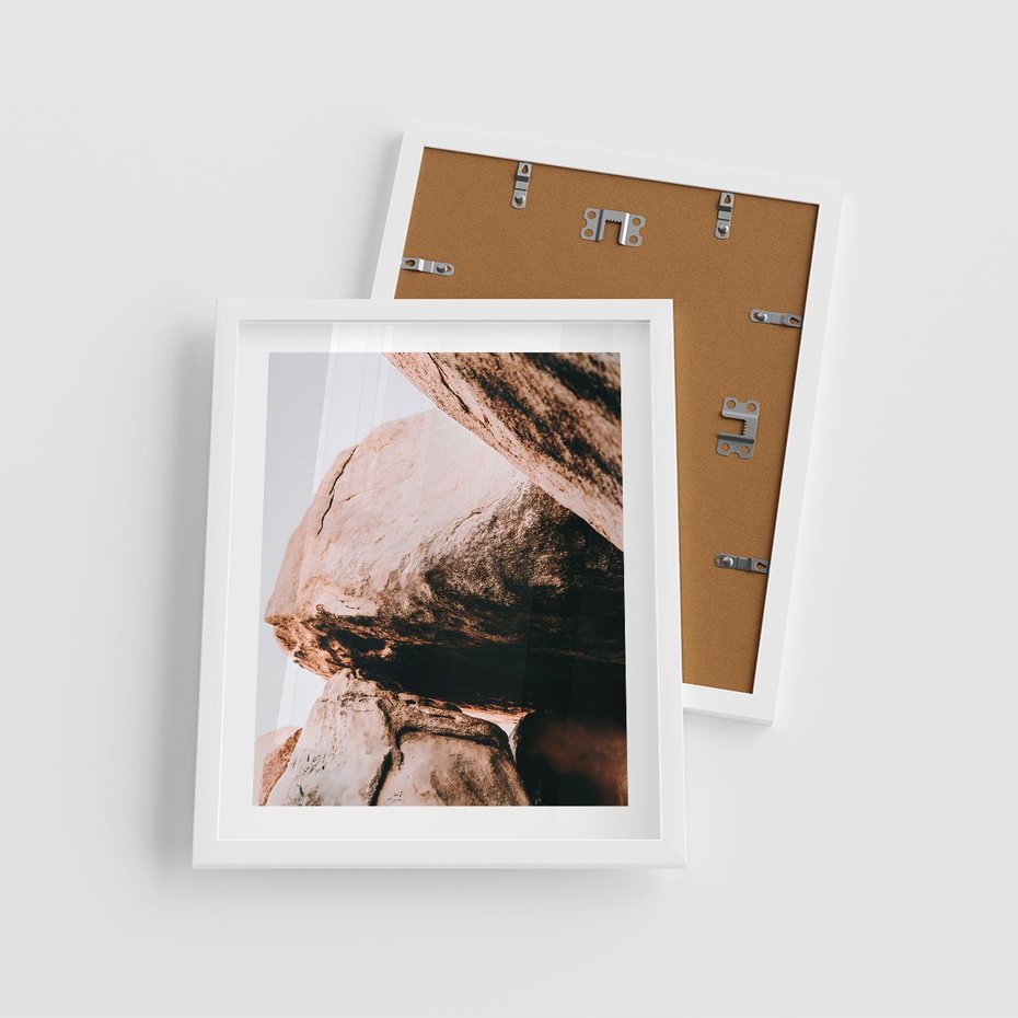 Plakat w ramie 40x50 - Tekstura Brązu - skały, głazy - rama biała