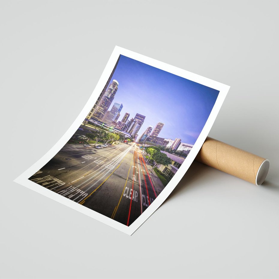 Plakat bez ramy 30x40 - Światło nocnej ulicy - miasto, nocą