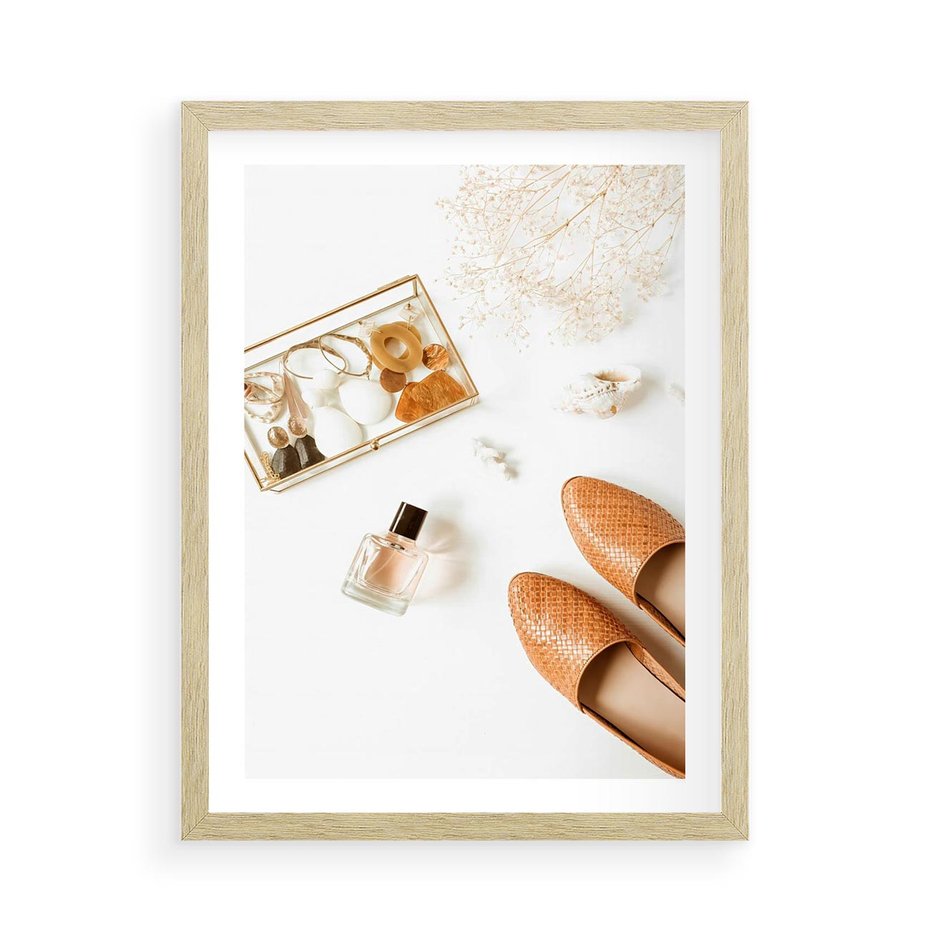 Plakat w ramie 50x70 - Elegancja w Szafie - modowa fotografia, buty - rama drewno