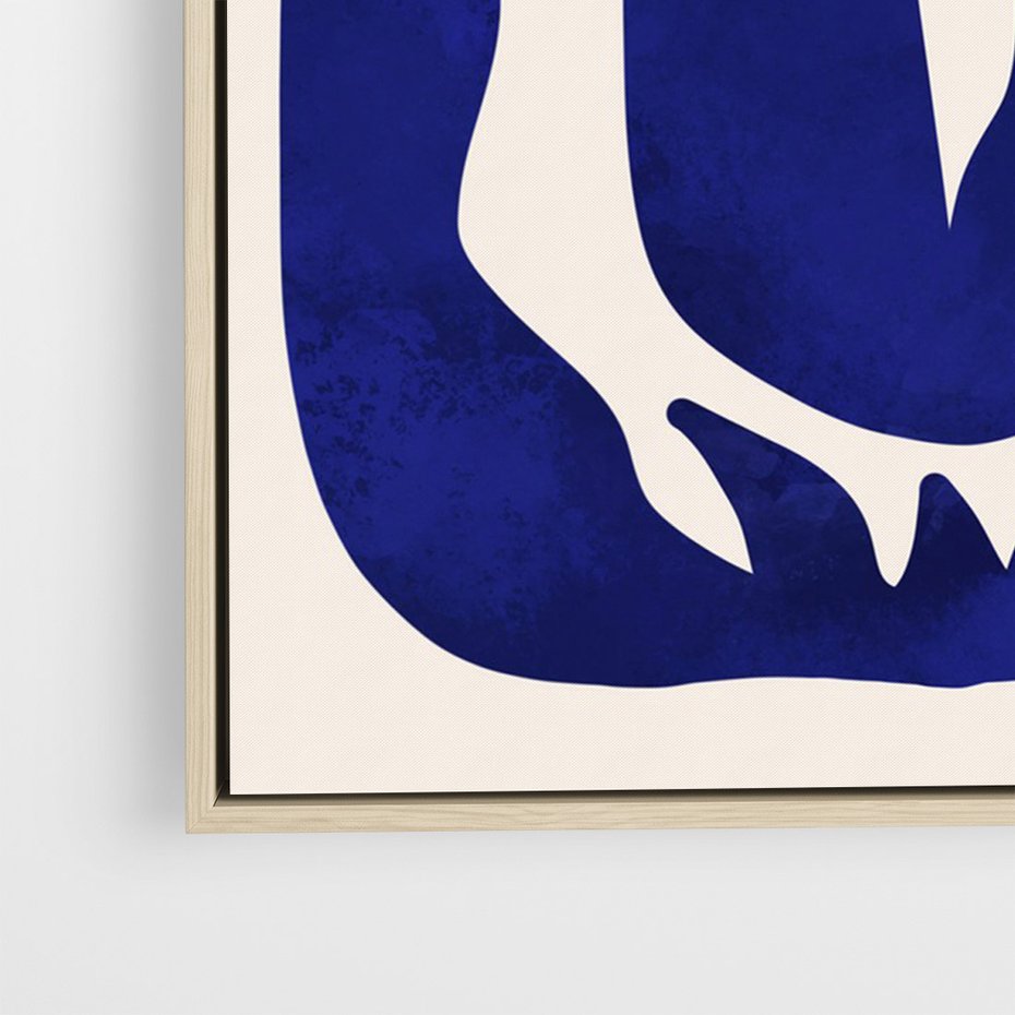 Obraz w ramie 80x120 - Bezgraniczne Echa Serca - abstrakcyjny obraz plakat, dziwne niebieskie kształty przypominają kwiat - rama drewno