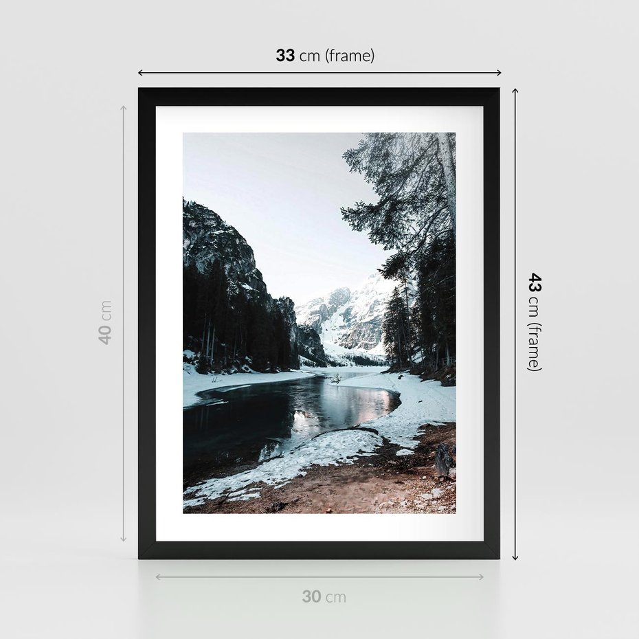 Plakat w ramie 30x40 - Zamarznięta Rzeka - zima w górach, zamarznięta rzeka - rama czarna