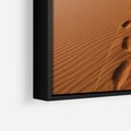 Obraz w ramie 50x50 - Piasek pustyni w ogniu - pustynia, piasek - rama czarna