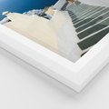 Plakat w ramie 30x40 - Malowniczy urok wyspy - Santorini, schodki - rama biała