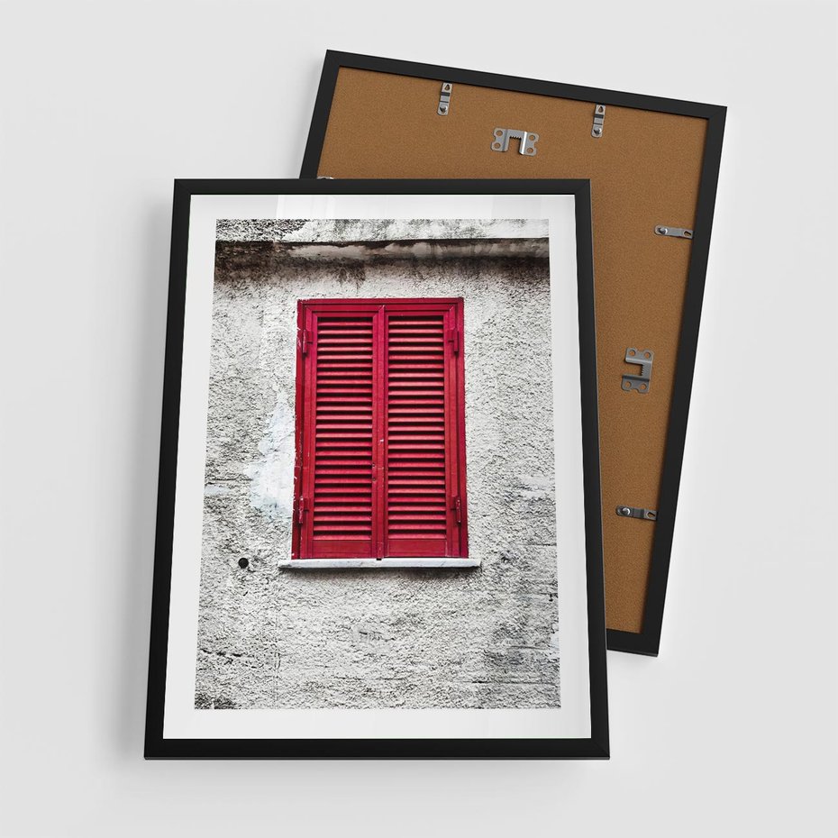 Plakat w ramie 50x70 - Okno z Czerwonymi Okiennicami - stare okno, kamienica - rama czarna