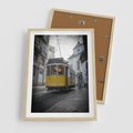 Plakat w ramie 50x70 - Urok tramwajów Lizbony - tramwaj, Lizbona - rama drewno