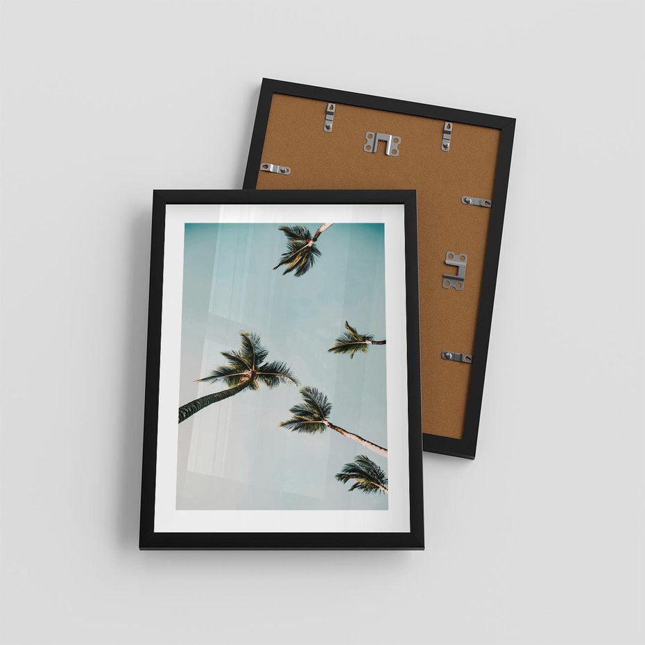 Plakat w ramie 30x40 - Palmy i Niebo - palmy, ujęcie z dołu - rama czarna