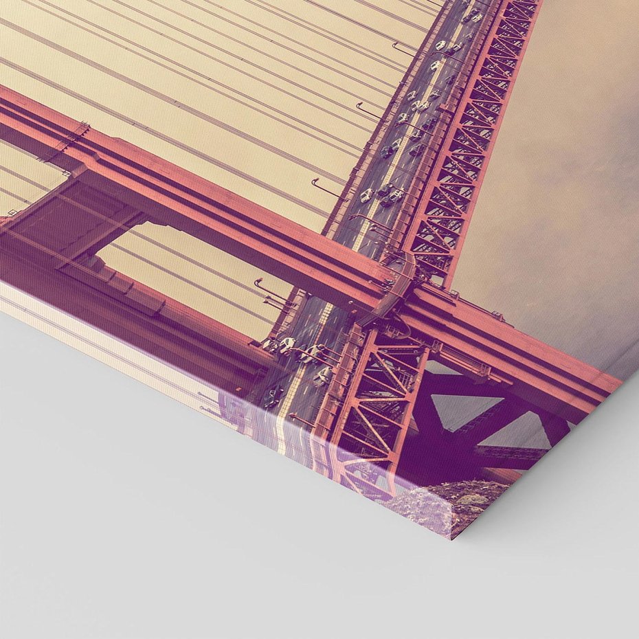 Obraz na płótnie 80x120 - Most w mgle z perspektywą - most, perspektywa