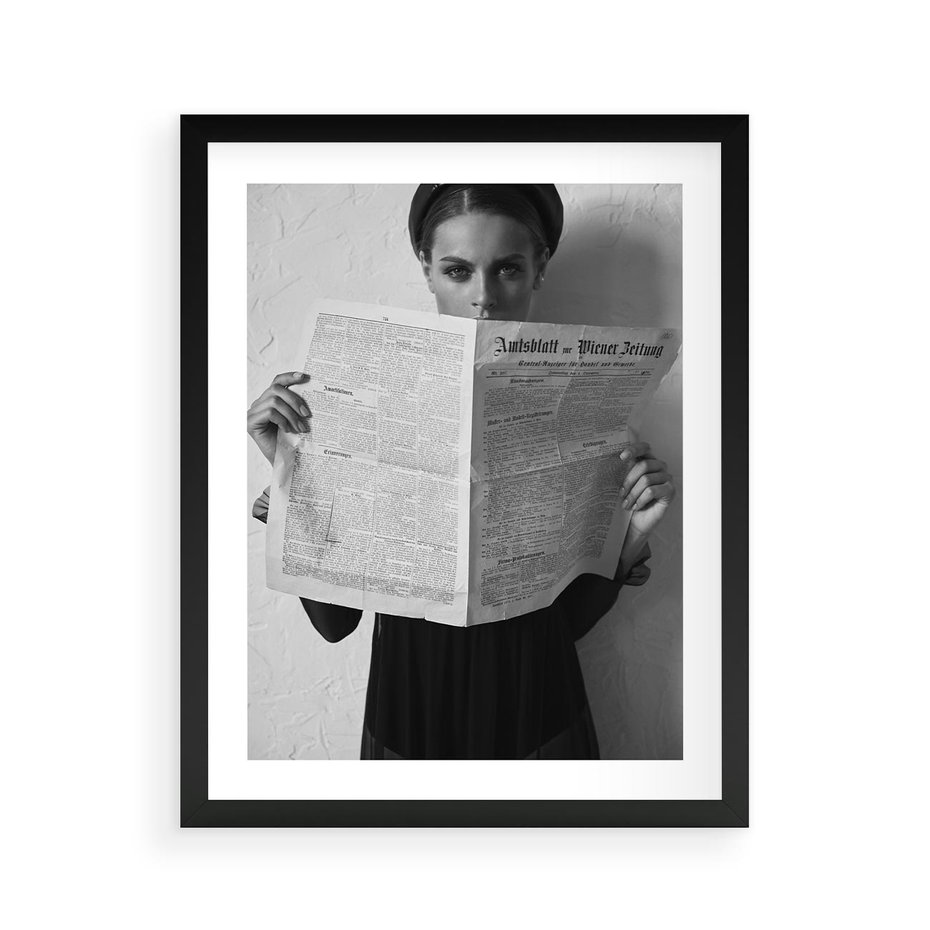 Plakat w ramie 40x50 - Nowe Wiadomości - retro zdjęcie, czarno białe - rama czarna