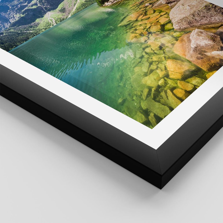 Plakat w ramie 40x50 - Mistyczne Połączenie - jezioro, góry - rama czarna